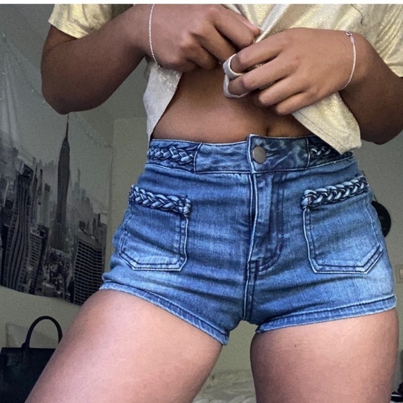 House of Harlow 1960 High Rise Jean Shorts - Picture 3 of 7